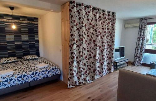 Loft climatisé "La pinède", 50 m2, très calme, 5 mn à pied des plages, lit King Size - Foto 7