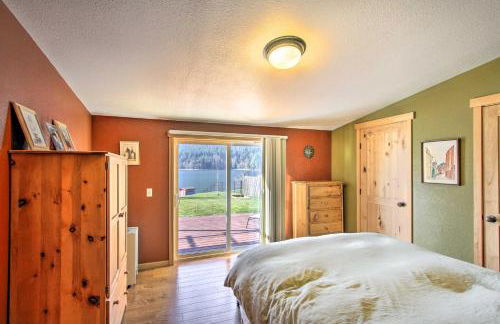 Lakefront Eatonville Cabin with Dock and Mtn Views! - Foto 11