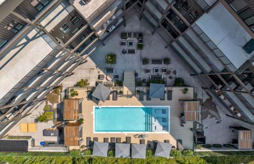 HUGE downtown corner unit- Pool-Gym-Walk 2 Broadway - Foto 31