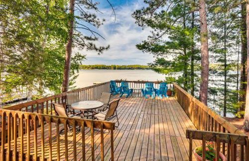 Lake Tomahawk Fall Retreat with Foliage and Lake Views - Photo 1