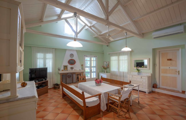 Beautiful mini eco farmhouse - Photo 16