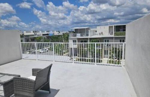 25893 Sw 144 CT · 3 Bed 2.5 Bath Townhome Rooftop 1 Parking Spot - Foto 22