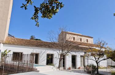 Amazing suite by the fair - Photo 34