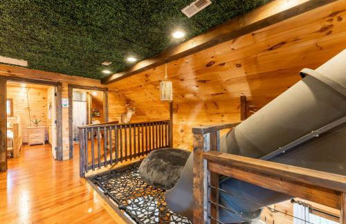 Big Time Hill Cabin with an indoor pool hot tub & great views - Foto 18