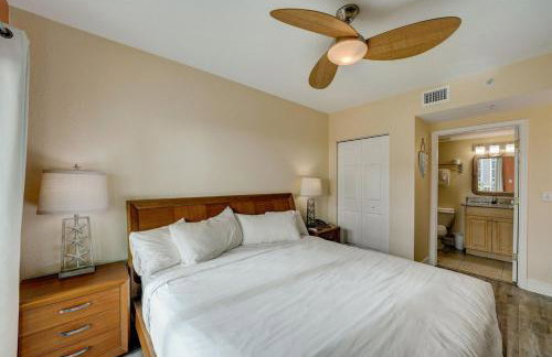 Spacious 2BR Oasis Steps to Treasure Island Beach - Foto 35