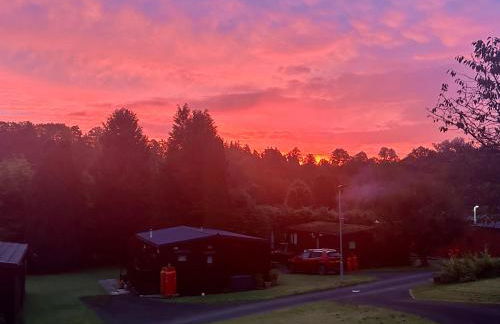 Robins' Rest - 22 Caer Beris Luxury Lodge Park NEW Sleeps 6 Riverside Reteat - Foto 13