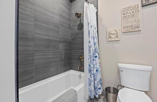 Cozy Historic Forest Park Entire Home @The Grove - Foto 14