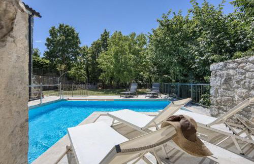 Stone Villa Galant with Pool - Happy Rentals - Foto 33