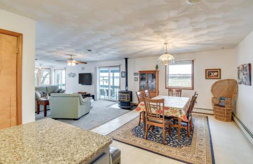 Boat, Grill and Unwind Lakefront Cayuga Home! - Foto 8