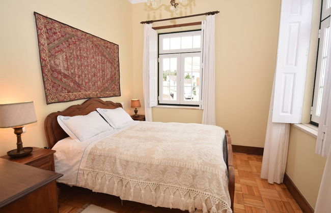 Sprawling Villa Near Alenquer - Photo 10