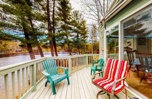 Lady and the Lake - Photo 22