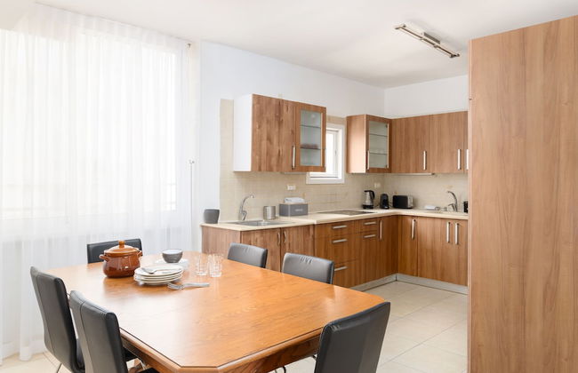 Bright and Fresh Family Home near Beach - Foto 23