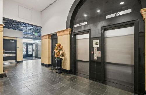 Historic Gaslamp Loft with Peloton Bike and Roof Deck - Foto 17