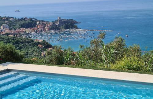 "The Ulivi" inside Le Agavi Private Park, shared Pool and Tennis 200m far, Sea View Apartment 2 AC BDR, 2BTH, parking next home and private garage in Lerici! Cooking Lesson and Wine Tasting - Foto 8