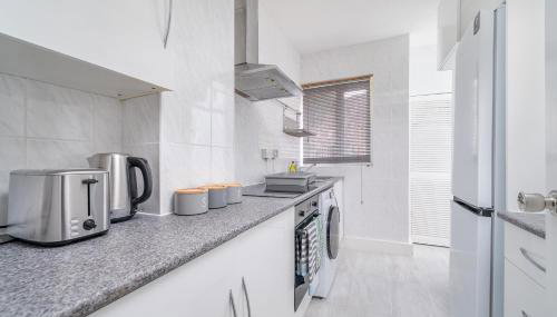 NEW! Cosy Flat - Wapping Station - Free Secure Parking - Foto 3, stove, toaster