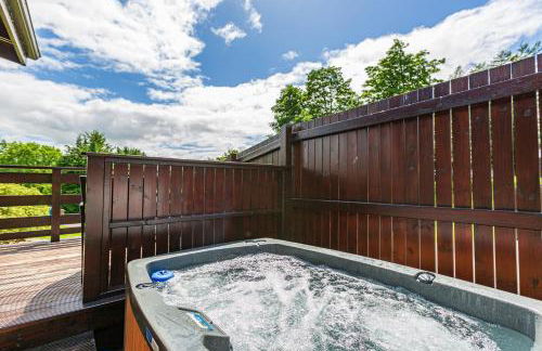 Bluebell Lodge 9 with Hot Tub - Photo 10