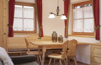 Chalet Tyrolian Apartments - by Familiaris - Pools 500 meters - Foto 14