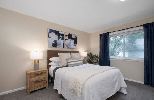 Chic Remodeled Retreat Near Emu: Easy Commute 2 Bedroom Apts - Foto 12