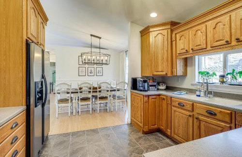 Fish, Boat and Hike Lakefront Home with Game Room! - Foto 10