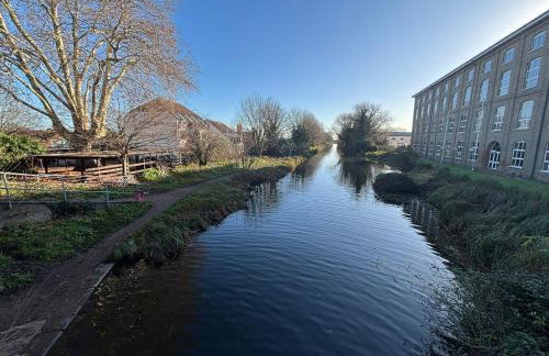 Canal Side Retreat - Foto 22