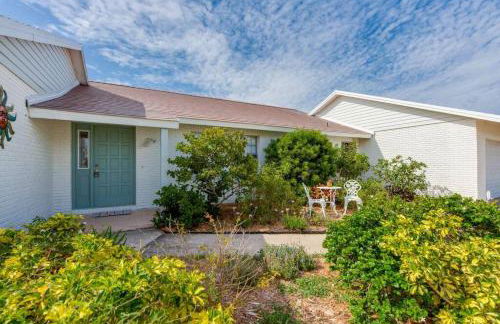 Large pool home and blocks away from the beach - Foto 34