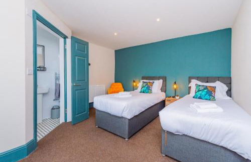 Snowdon House, 8 bedrooms, sleep 16, close to Blackrock Sand - Photo 18