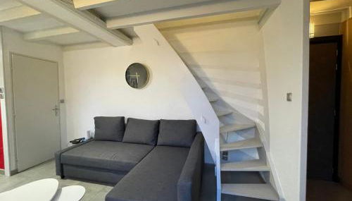 FATHALA - appartement lumineux en dernier étage - face à la gare routière - Foto 4