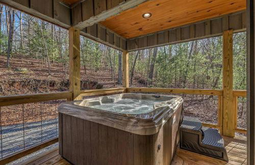 5-Star Cabin wHot Tub, Game Room, & Resort Perks! - Foto 28