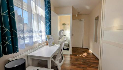 Large single Room with WC in Hounslow Town Centre - Photo 1, Other