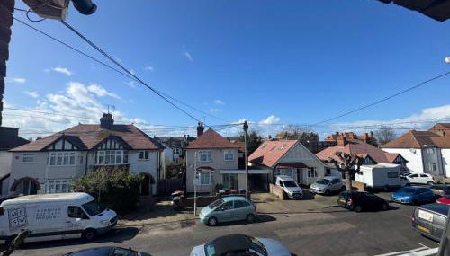 2 bed apartment close to beach - Photo 4