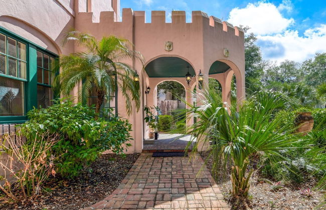 Pillars' Castle - Photo 61