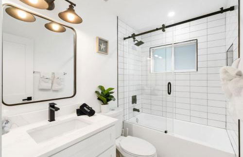 Delilas Chic 3 Bedroom 2 bath Abode with Heated Pool - Foto 17