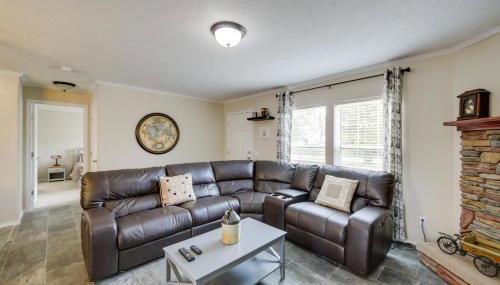 Efficiently Equipped Lewis Home Deck and Gas Grill! - Foto 4