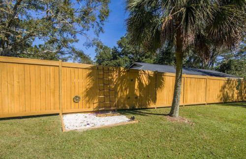 Foley Palms & OWA Resort / Pool - Photo 9