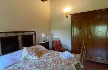 Podere I Sorbi, Spacious Tuscan Villa in Lajatico, Near Pisa & Volterra - Foto 8