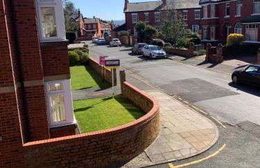 Kensington Luxury Apartment on Gated Development in Leafy edge of Chorley Town Centre - Foto 13