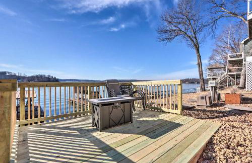 Lakefront Ozarks Home Deck and Boat Dock! - Foto 24