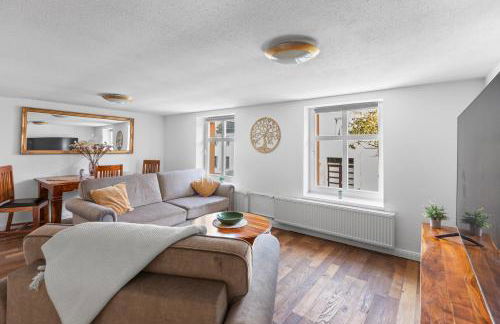 Sabina Monteurwohnung I 75 Zoll TV I KÜCHE I BAD I BACKOFEN I - Foto 1