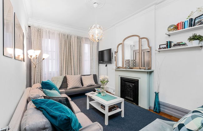 Perfectly Located near Restaurants, Shops, & Sites - Foto 4