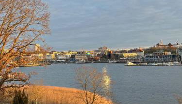 Beste Lage mit Warnowblick - großer Balkon, zwei Schlafzimmer, Aufzug, Stellplatz - Foto 2