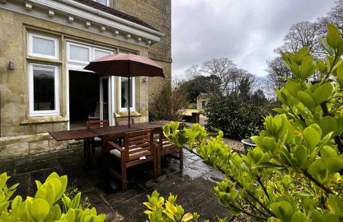 2 Shanklin Manor - Ground Floor apartment overlooking Park in Shanklin Old Village - Photo 2