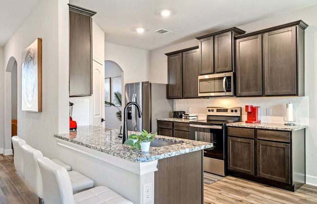 Perfect Home for Families Displaced by Insurance - Foto 14