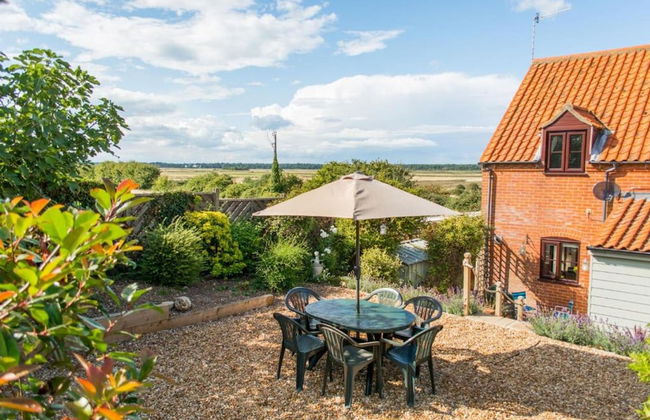 Host Stay Laylands Yard - Foto 1