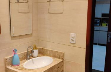 Lagoa a pé, piscininha, garagem para dois carros - Photo 41