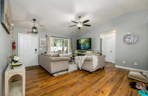 Comfy CDA Family Home with Fire Pit and Huge Yard - Foto 6