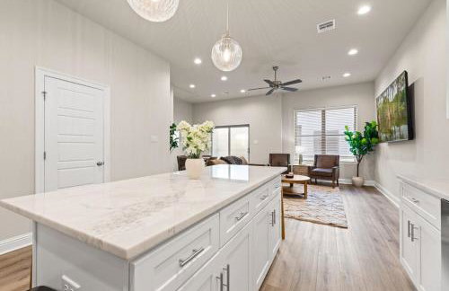 NEW Willow House KING Garage Sports Complex - Foto 24