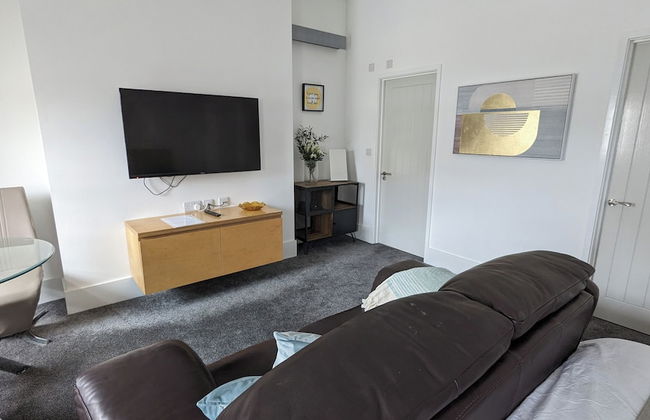 Captivating 1-bed Apartment, Merthyr Tydfil - - Foto 6