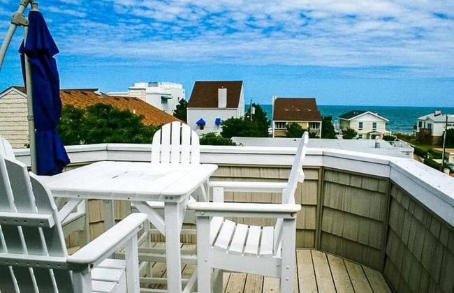 Coastal Escape w Pool Pool Table Walk to Beach - Foto 9