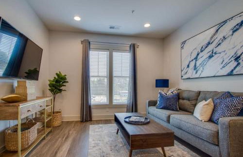 New East Nash - King Bed Short Drive to Dwntwn - Foto 4