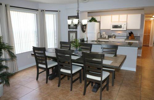 LOVE AT FIRST SIGHT! NEW Disney Home, Sleeps 6, Pool, Patio, NO Steps, LOW Rates! - Foto 81